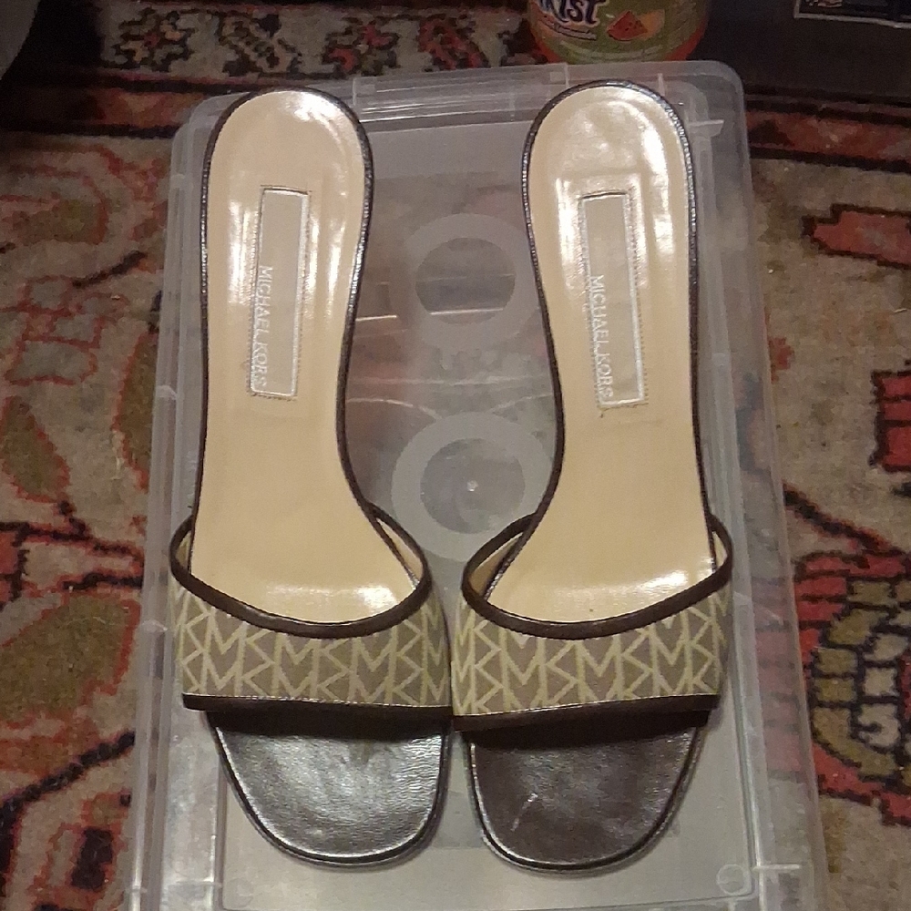Michael Kors Beige and Brown Slide Sandals